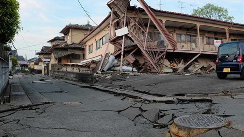 اليابان ترسل فريق