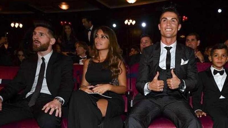 ميسي يطلق اسم غريمه