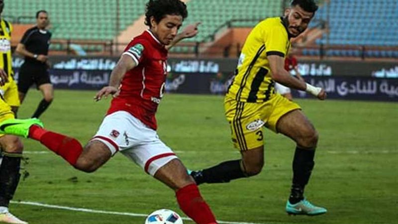 مدافع الأهلي يخرج