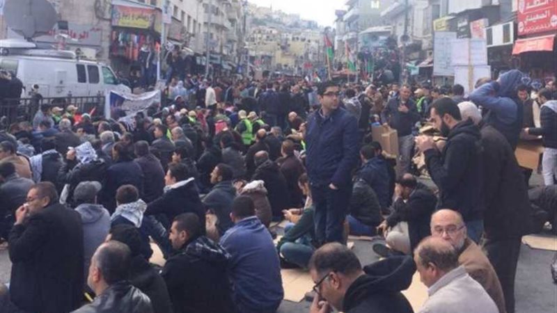 العيسوية تؤدي صلاة