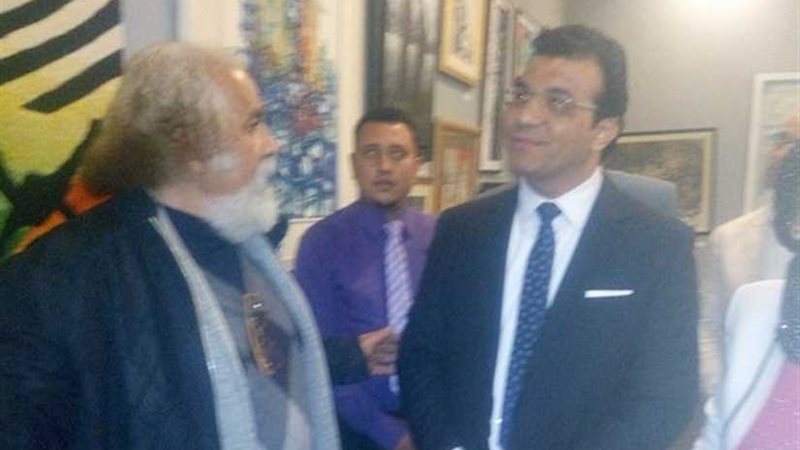 ربيع يفتتح معرض فلسطين