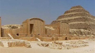 آثار ترونها لأول مرة في 