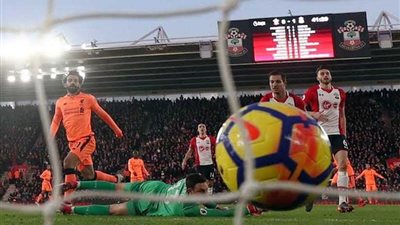 «صلاح» يصنع هدفًا ويسجل الثاني لليفربول أمام ساوثهامبتون في الشوط الأول