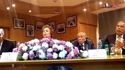 جيهان السادات: ربنا أرسل لنا السيسي ليرفع رأسنا (فيديو)