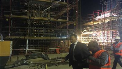 وزير النقل يتفقد إنشاء الجسم المعدني لمحطة هشام بركات ويعلن الانتهاء من الأعمدة الخاصة بمسار المرحلة