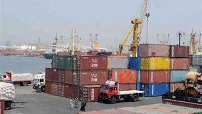 الجمارك تتصدى لـ 73.5 ألف واقعة تهريب بقيمة 8.7 مليار جنيه