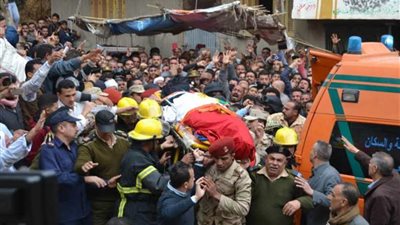 محافظ الغربية يشيع جثمان شهيد 