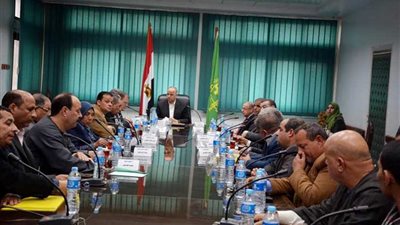 محافظ القليوبية لممثلي النقابات: رفع مستوى الوعي بضرورة المشاركة الديمقراطية في الانتخابات الرئاسية