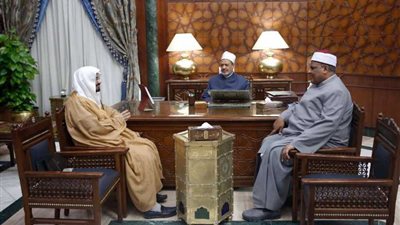 شيخ الأزهر يستقبل مؤسس 