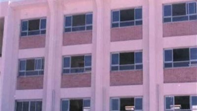 فصل 142 طالبا بمدرسة ثانوي في أسيوط