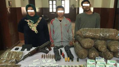 القبض على عصابة مخدرات تتزعمها امرأة 