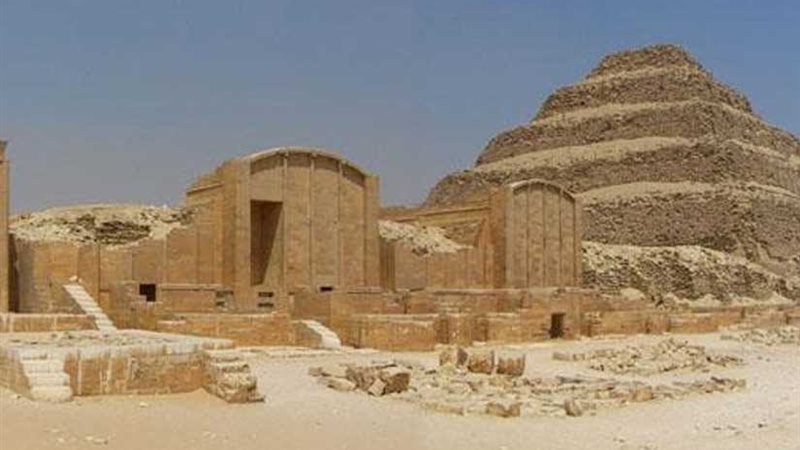 آثار ترونها لأول