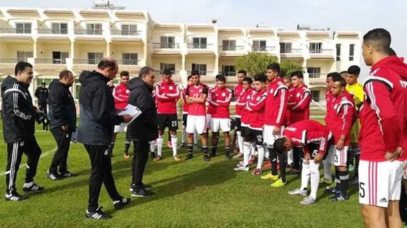 الشباب يختبر لاعبي