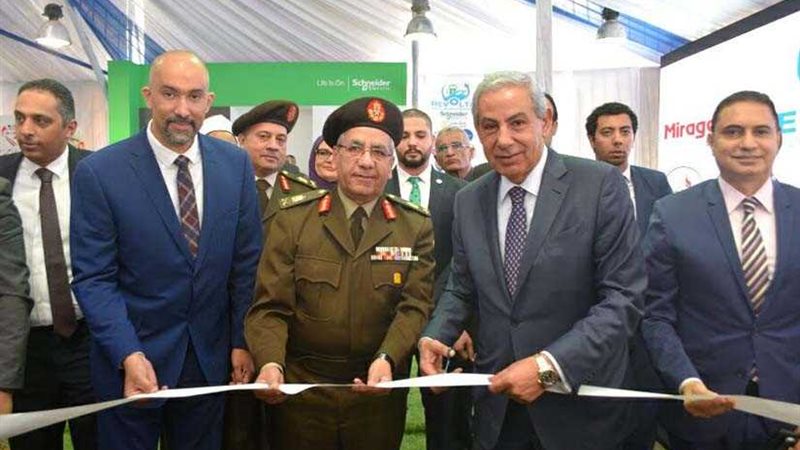 وزير الصناعة يفتتح