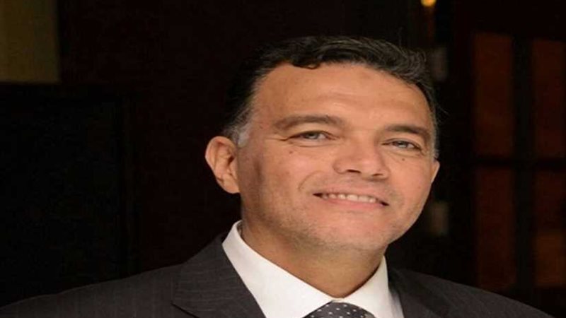 عرفات يستعرض الفرص