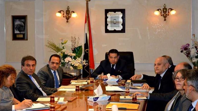 بدوي يبحث تطوير استثمارات