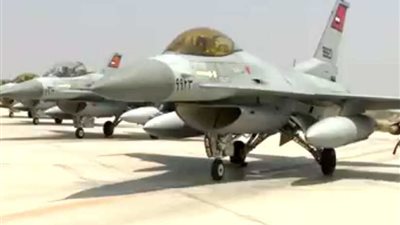 القوات الجوية تدمر 10 عربات محملة بالأسلحة علي الحدود الغربية