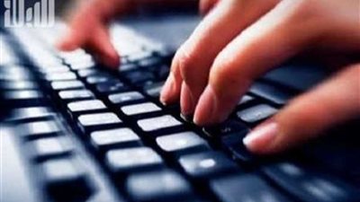 ضبط 43 قضية تحريض وابتزاز عبر الإنترنت