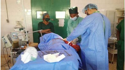 قافلة الأزهر الطبية تُجري 