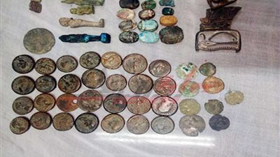 المنيا.. ضبط 100 قطعة أثرية قيمتها 40 مليون جنيه بحوزة عامل