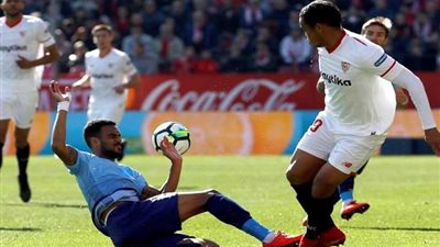 إشبيلية يفوز على مضيفه لاس بالماس (2-1) في الدوري الإسباني
