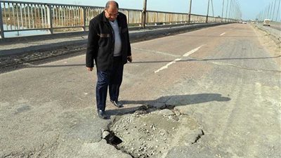 إنهيار جزئي في كوبري الطريق الساحلي بكفر الشيخ