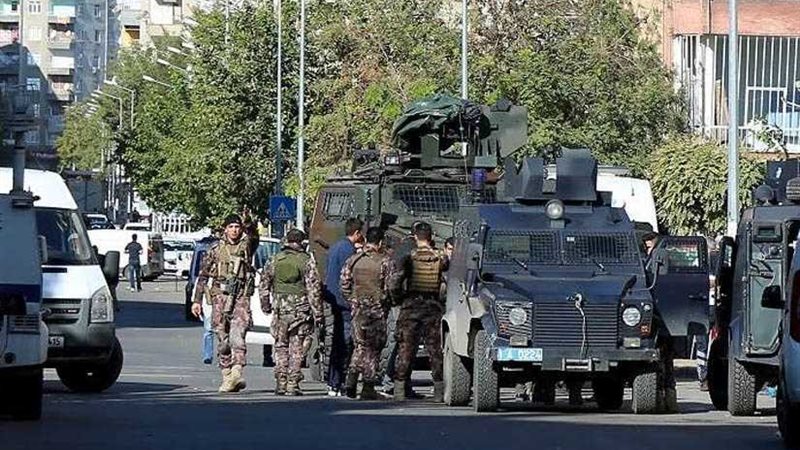 تركيا تفرض حظر التجوال