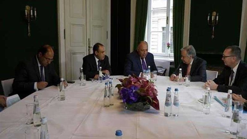  شكري  يبحث مع سكرتير