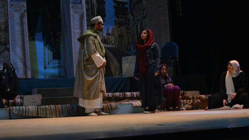 عرض مسرحية كأنك تراه