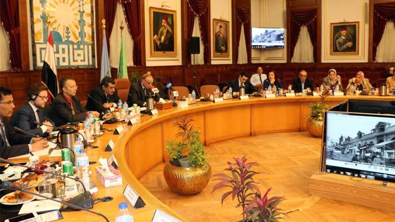 محافظ القاهرة يستعرض