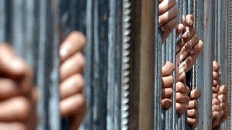 إحالة 15 متهما الى