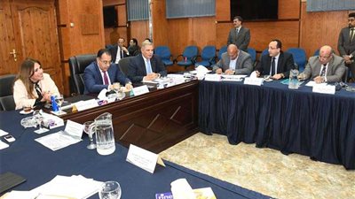 الإسكان: فحص شكاوى المواطنين من الفواتير.. ولا تهاون في تحصيل مستحقات الدولة