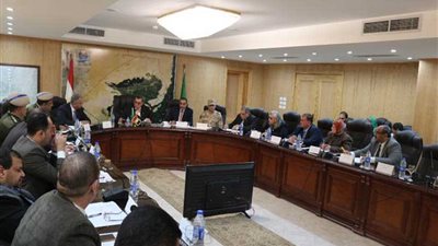 محافظ الفيوم يترأس المجلس التنفيذي للمحافظة