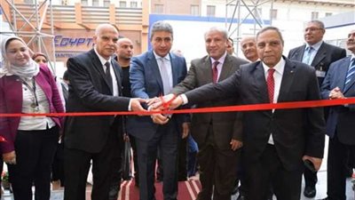 وزير الطيران المدني يفتتح مبنى مصر للطيران للصيانة الجديد (صور)
