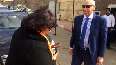 وزيرة الثقافة تصل أسوان لحضور تعامد الشمس وختام مهرجان الفنون