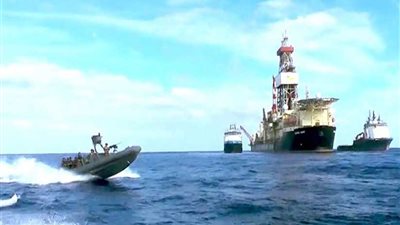 القوات البحرية تؤمن حقل ظهر والأهداف الحيوية والإستراتيجية فى عمق المياه الاقتصادية المصرية 