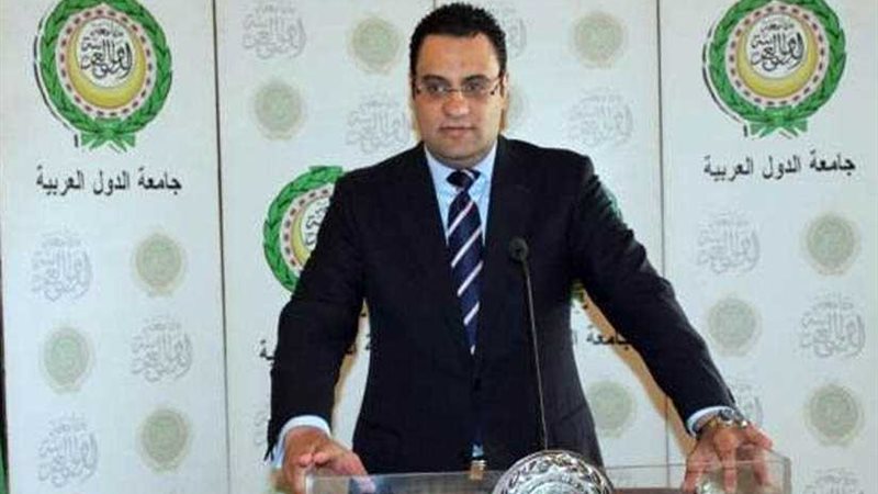 عفيفي ينتقد مزايدات