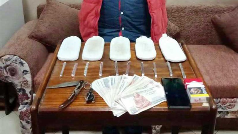 القبض على عاطل بحوزته