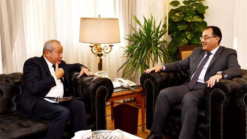 وزير الإسكان يستقبل