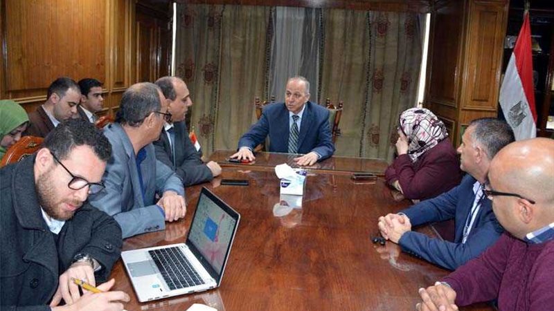 محافظ القليوبية يبحث