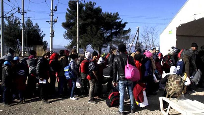 17 تركيا يصلون إلى