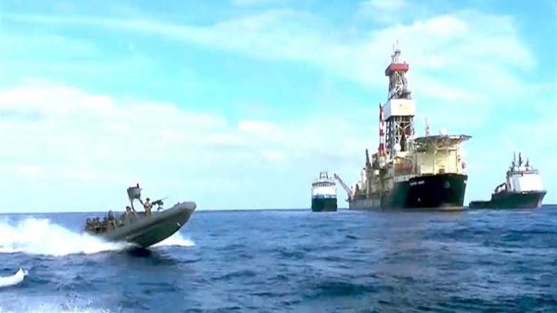 القوات البحرية تؤمن