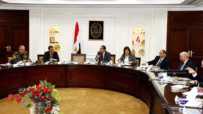 وزير الإسكان يتابع