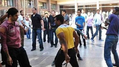 تلميذ ثانوي يطعن زميله بسبب تلميذة إعدادي