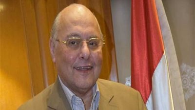 موسى مصطفى يصل 