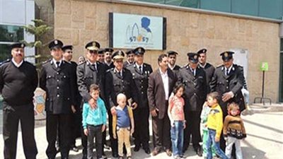 ضباط مرور يزرون مستشفى 