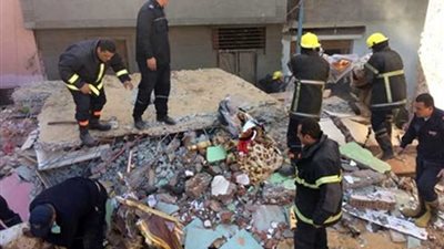 الحماية المدنية: انتشال من كانوا أسفل أنقاض العقار المنهار بمنشية ناصر