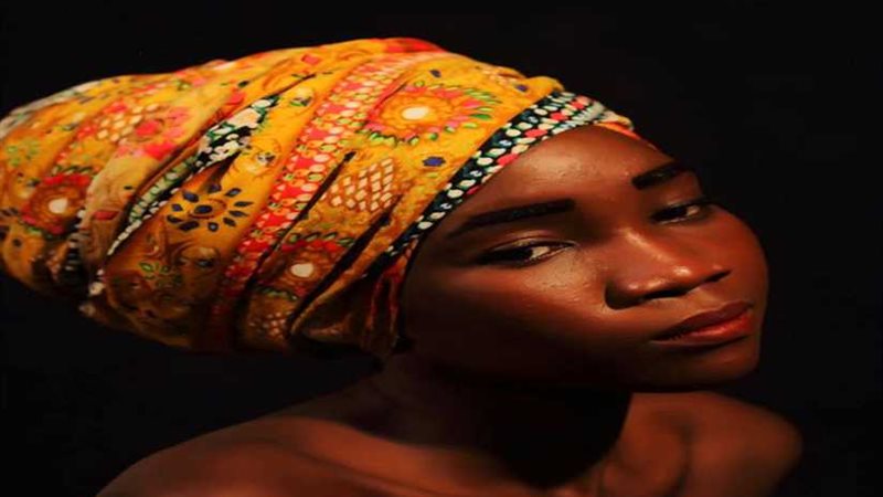 فنانون يقيمون مزادًا