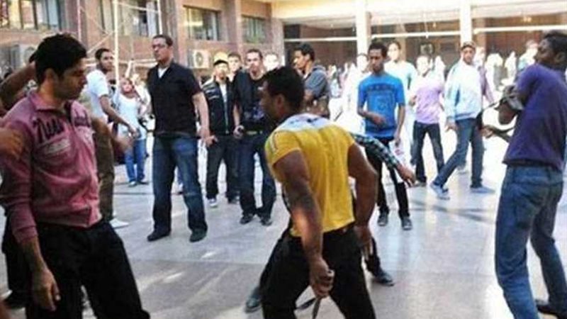 تلميذ ثانوي يطعن