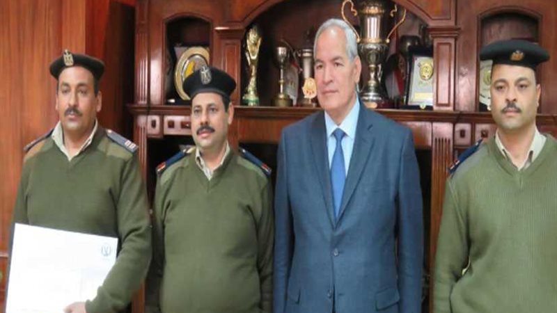 الداخلية تكرم 3 أمناء